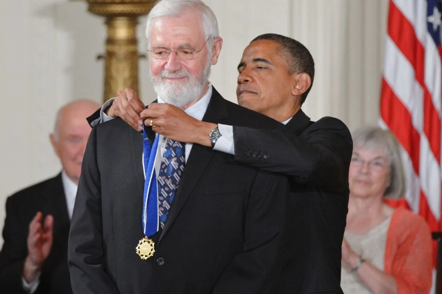 Morre William Foege, arquiteto da erradicação do vaiolo e referência da saúde pública