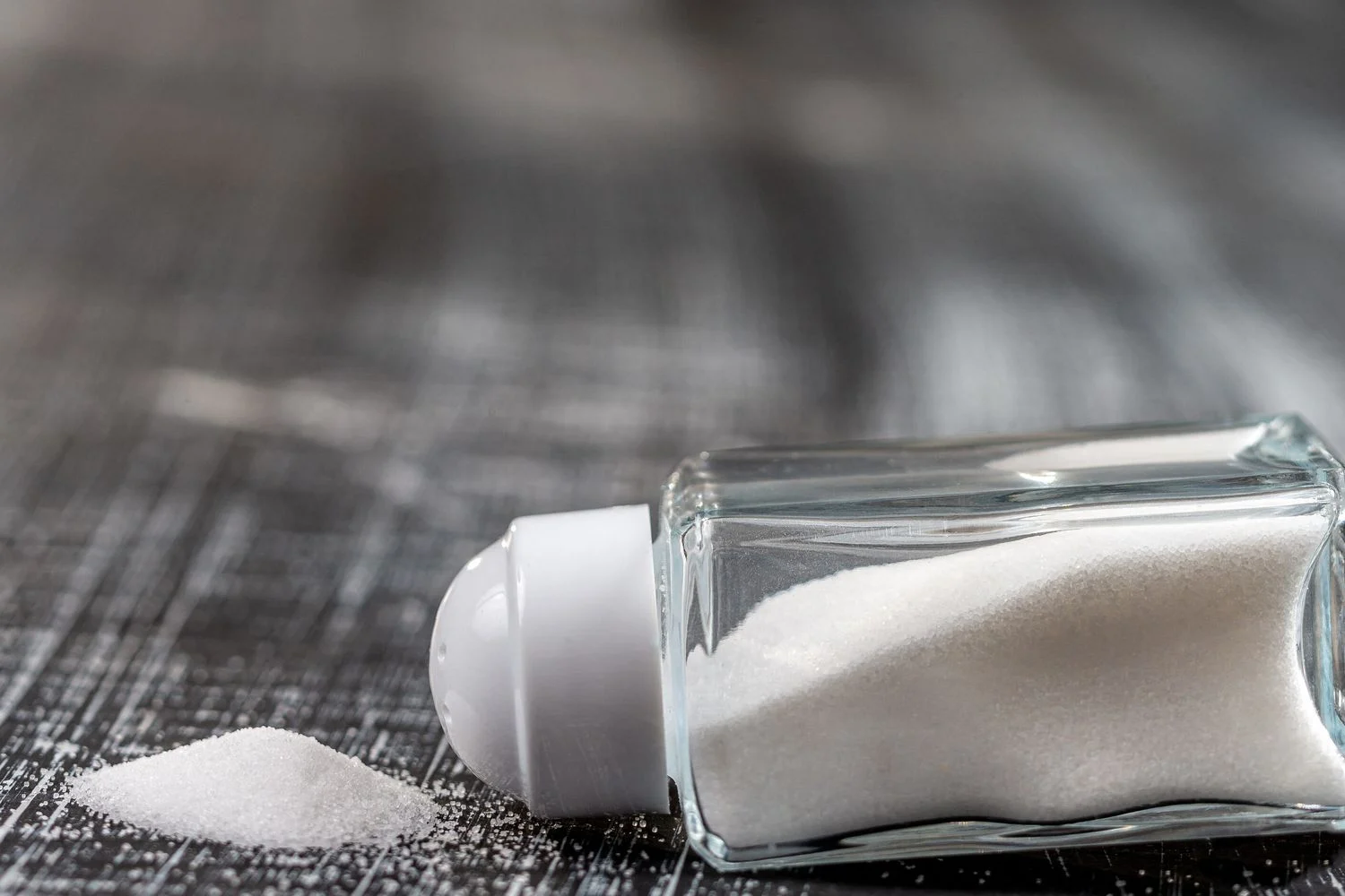 Reduzir o sal protege o coração: estudos mostram benefícios concretos para a saúde pública