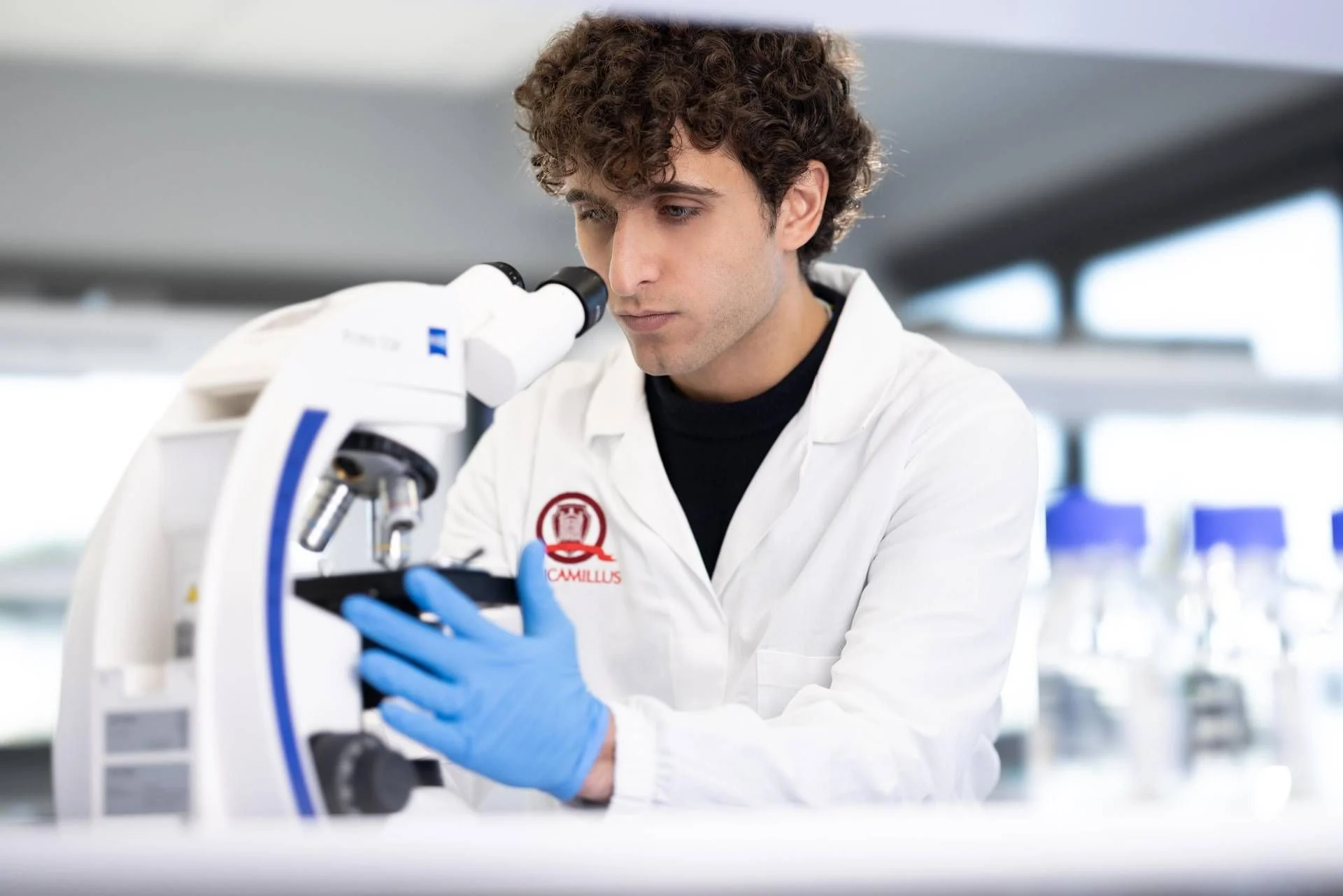 UniCamillus lança Mip: 1 em 3 jovens já está ipofértil — novo screening de fertilidade masculina