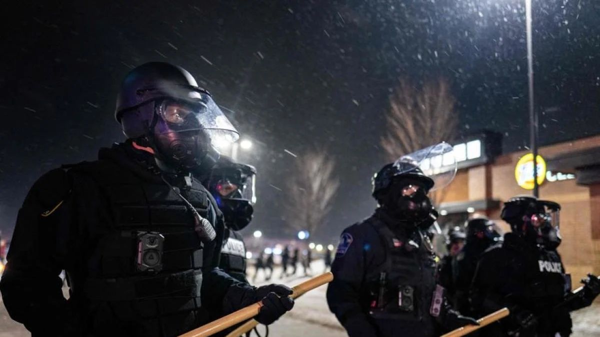 Os “squadristas” de Minneapolis: imagens chocantes do ICE que reacendem o Dia da Memória