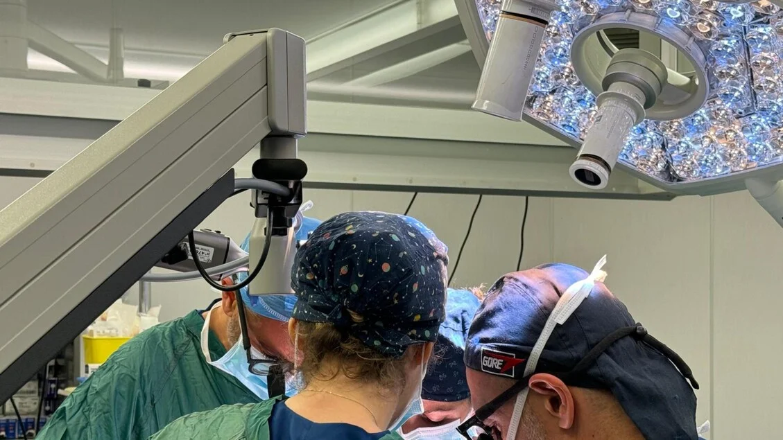 Em Pádua, primeiro transplante de fígado totalmente robótico com órgão protegido por máquina de perfusão