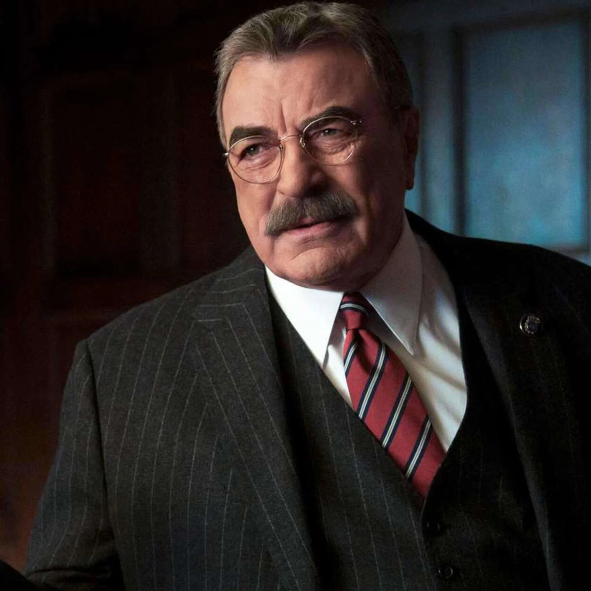 Tom Selleck completa 81 anos: de ícone de publicidade a legenda de Magnum e Blue Bloods