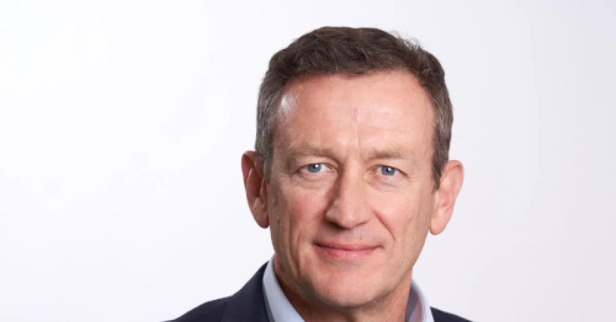 easyJet fecha 1º trimestre fiscal 2026 com perda de £92 milhões; receita sobe 11% e passageiros chegam a 22,7 milhões